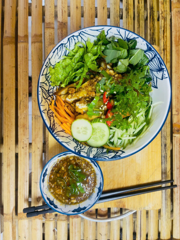 Bún Trộn Nước Lèo Huế Chay Ngon Quận 3