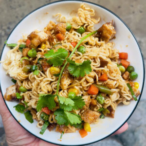 Mỳ Trộn Sốt Tương Đen Chay