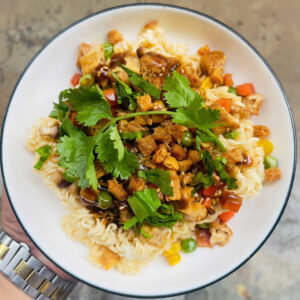 Mỳ Trộn Sốt Tương Đen Chay