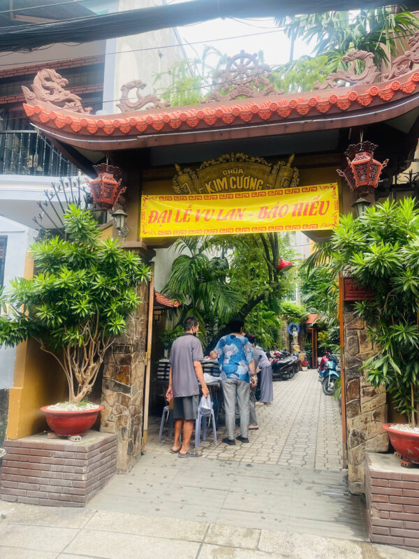 Đặt Cơm Từ Thiện Quận 3