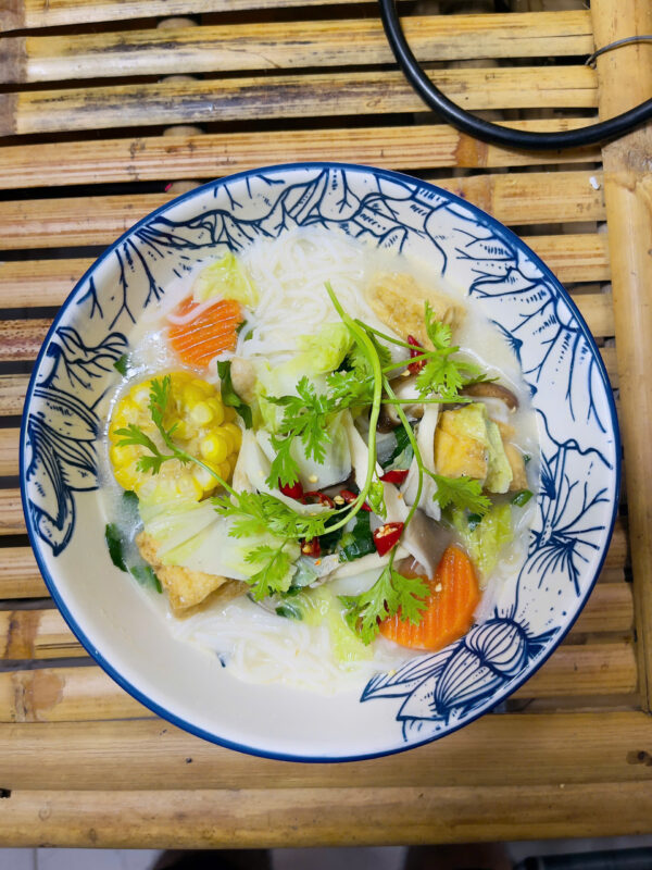 Quán Chay Ngon Gần Chùa Vĩnh Nghiêm